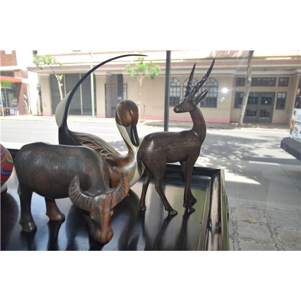 HINDLEY COLLECTIONS BY BIG SKY CARVERS DUCK DECOY, CARVED WOOD WATER BUFFALO & ANTELOPE FIGURES (3 P