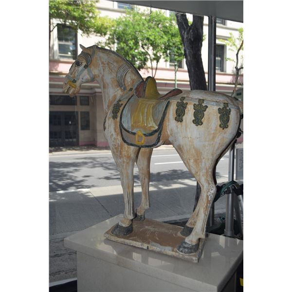 CHINESE ANTIQUE REPRODUCTION GLAZED POTTERY FIGURE OF A TANG STYLE HORSE ON WHITE PEDESTAL BASE (31"