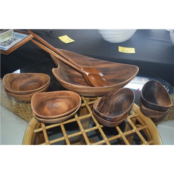 WOOD SALAD BOWLS; SIGNED & KOA SERVING SPOONS (11 PCS)