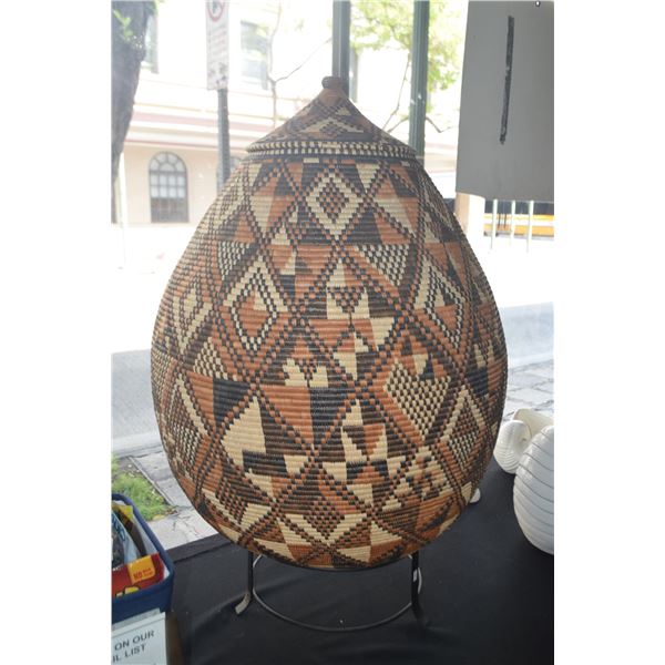 SOUTH AFRICAN UKHAMBA TRIBAL WOVEN COVERED BASKET W/NOKUTHULA DIODLO OF PEAR FORM DECORATED W/WOVEN 