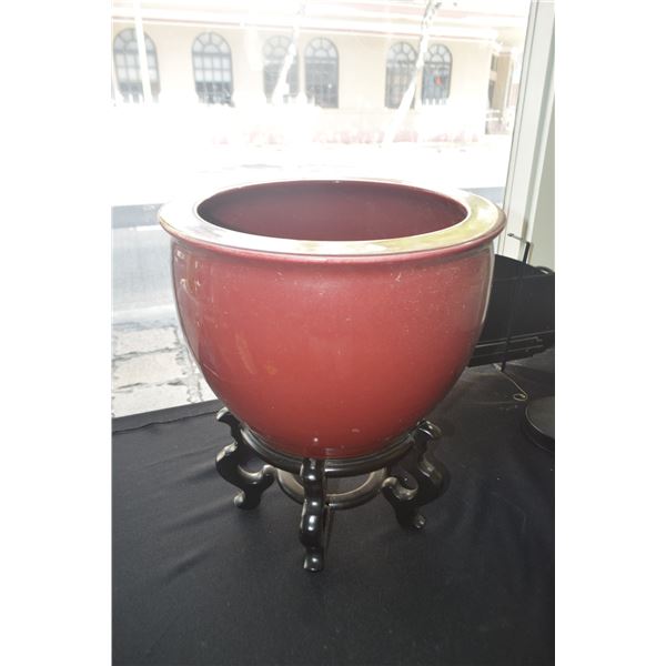 17" PORCELAIN FISH BOWL ON STAND
