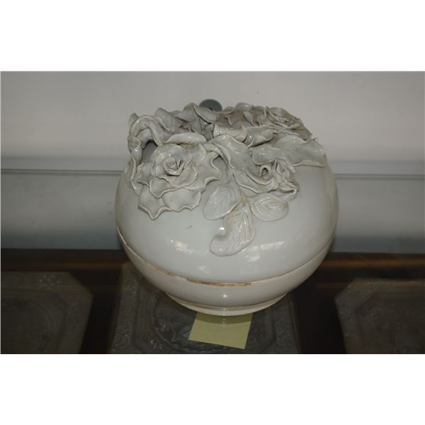 PORCELAIN COVERED BOWL W/HIGH RELIEF ROSE MOTIF