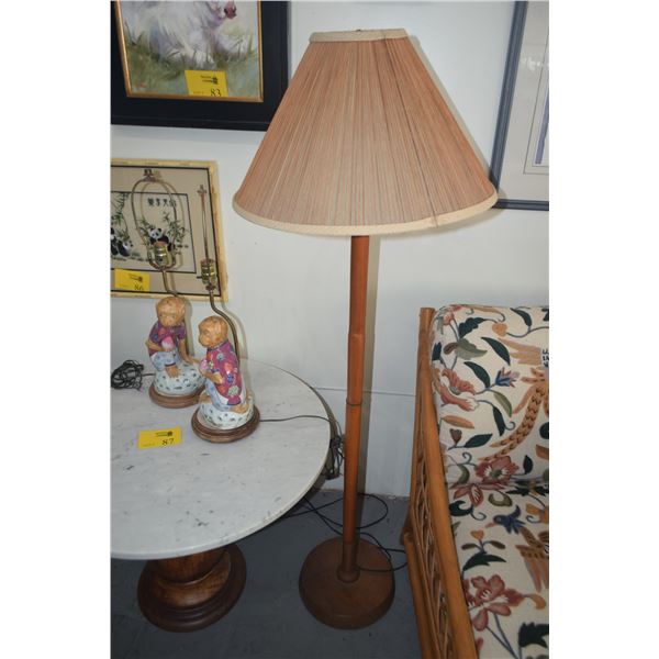 RATTAN FLOOR LAMP W/SHADE