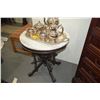 Image 2 : 28" ROUND VICTORIAN ENTRY TABLE W/WHITE MARBLE TOP