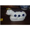 Image 4 : BLUE & WHITE PORCELAIN CAT FIGURES & VASE (3 PCS)