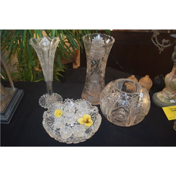 COLLECTION OF CUT CRYSTAL & GLASS VASES, BOWL & NAPKIN RINGS (12 PCS)