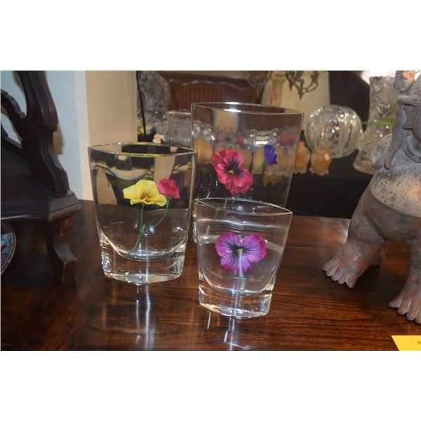 GLASS FLOWER VASES (3 SIZES) (1 CHIPPED) (6 PCS)