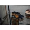 Image 2 : 1940 FORD DELUXE STATION WAGON MODEL CAR & HIGGINS BOAT ON STAND (2 PCS)