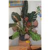 Image 1 : FAUX FLORAL ARRANGEMENT, PROTEA