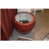 Image 1 : 20 1/2" OXBLOOD FISHBOWL/PLANTER W/STAND
