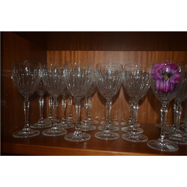 CRYSTAL STEMWARE (19 PCS)