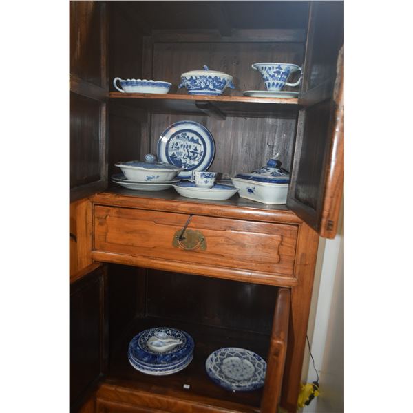 COLLECTION OF ASSORTED BLUE & WHITE CHINA PLATES, CUP, COVERED DISHES, SPOONS, ETC. (25 PCS)