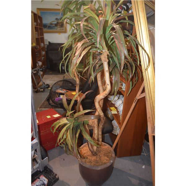 FAUX PALM TREE