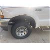 Image 2 : 2004 Ford F250 Super Duty 4x4 320K Newer Tires - Needs Windshield - Some Body Rust