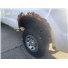 Image 7 : 2004 Ford F250 Super Duty 4x4 320K Newer Tires - Needs Windshield - Some Body Rust