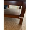 Image 3 : Oak End Table 15H 20W 24D