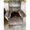 Image 1 : Recliner Chair