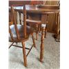 Image 1 : Country Maple Table & 4 Chairs 30H x 36L x 36W