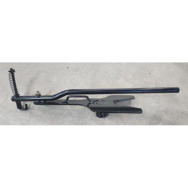 FIFTH WHEEL ALIGNMENT ADJUSTER