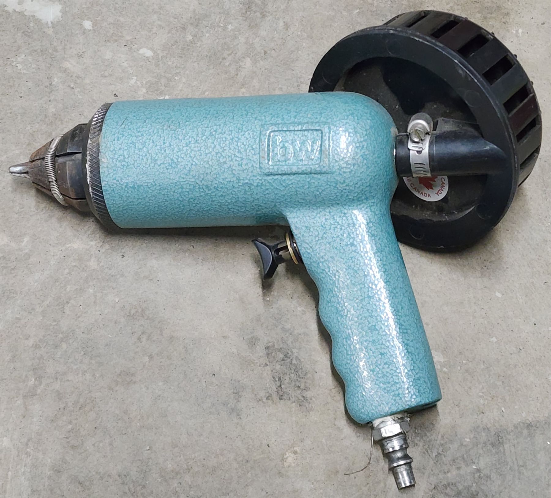 PNEUMATIC TIRE STUD INSERTING GUN