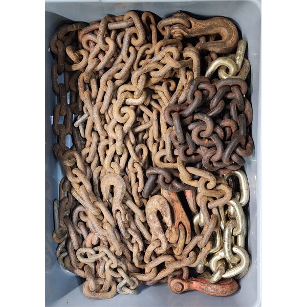 TRAY OF ASST. CHAINS
