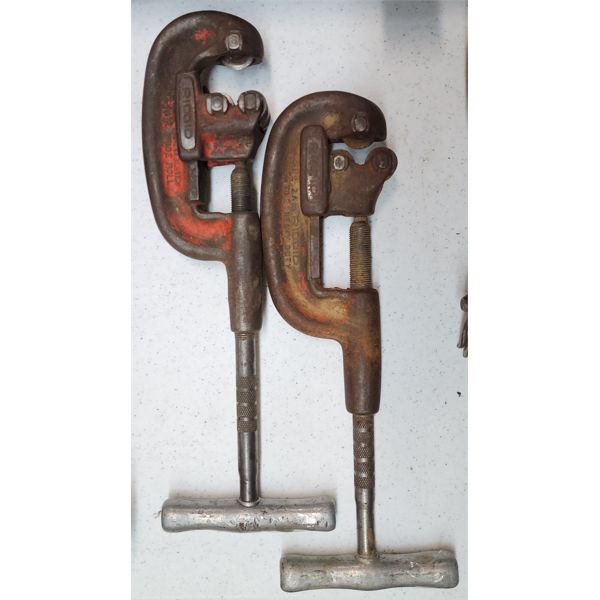 RIDGID WIDE ROLL PIPE CUTTER & RIDGID HEAVY DUTY PIPE CUTTER