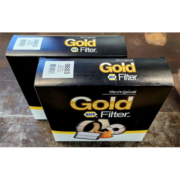 2 NAPA GOLD 9883 AIR FILTERS