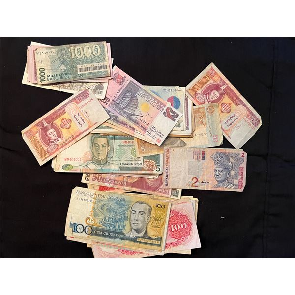 ASSORTED WORLD BANKNOTES