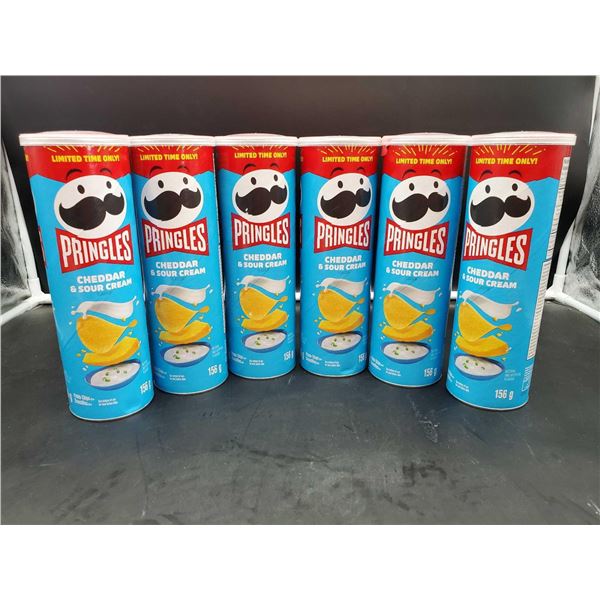 Pringles Cheddar and Sour Cream Chips (6 x 156g)