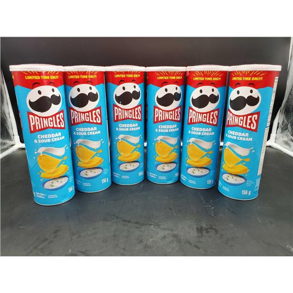 Pringles Cheddar and Sour Cream Chips (6 x 156g)