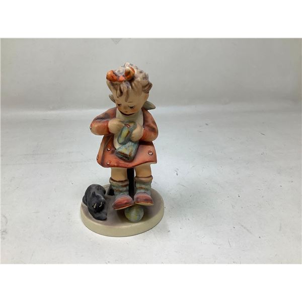 Vintage Hummel figurine - Mother Helper