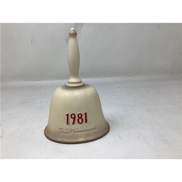 Vintage Hummel figurine - 1981 Bell
