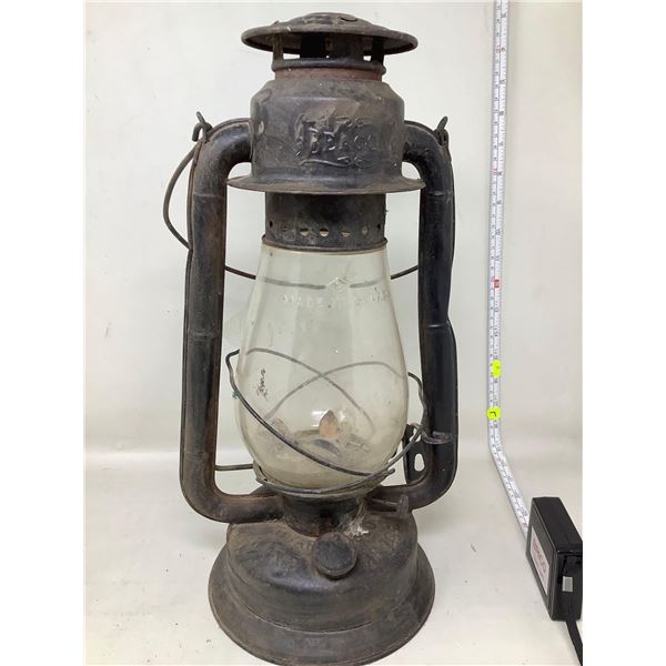 Vintage Oil Lantern - Large size Beacon
