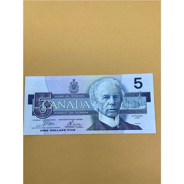 1986 Vintage Crisp $5.00 Bill