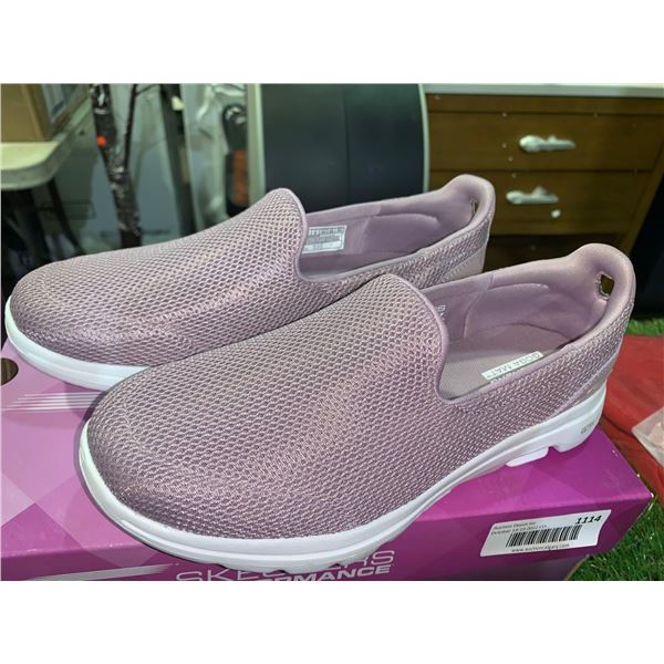Skechers Womens Sneakers pink size 9