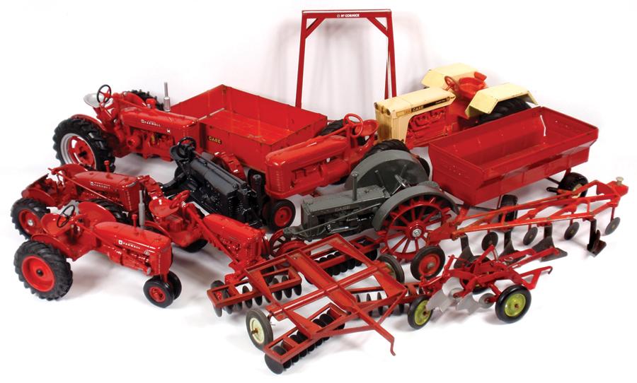 Farm toys (14), Ertl flare wagon, McCormick tractor hoist, Scale Model