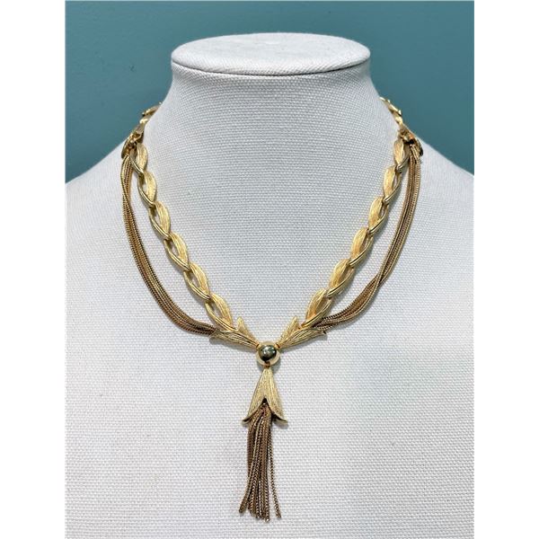 Gold Tone Chain With Dangle