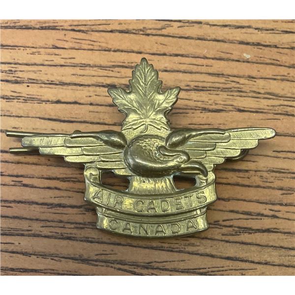 ROYAL CANADIAN AIR CADETS brass cap badge