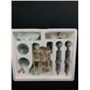 Image 2 : Department 56 Dickens Village "Chancery Corner Gift Set ", 8 Piece Set
