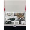 Image 2 : Department 56 Dickens Village Series "Seton Morris Spice Merchant Gift Set"