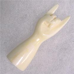 6.50 CTS CARVED VINTAGE IVORY HAND 28x7 MM