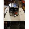 Image 1 : INSIGNIA 4.8L MECHANICAL AIR FRYER - TESTED WORKING, RETAIL $219