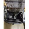 Image 2 : FISKARS SCRAPBOOKING LUGGAGE BAG