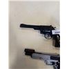 Image 8 : 2 BB GUNS ONE CO2 OTHER IS SPRING LOADED AS FOUND