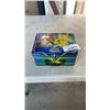 Image 1 : TIN OF 800+ POKEMON CARDS