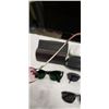 Image 4 : 4 PAIRS OF NON BRANDED SUNGLASSES IN BRAND NAME CASES