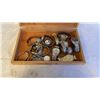 Image 2 : WOOD BOX WITH LOT OF QUARTZ WATCHES