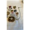 Image 2 : BAG OF RHINESTONE JEWLERY, COLLECTIBLE PINS, AND AVON COMPACT