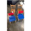 Image 1 : 4 WOOD KIDS CHAIRS