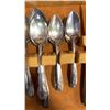 Image 3 : CUTLERY CANTEEN WITH ROGERS SILVER PLATE